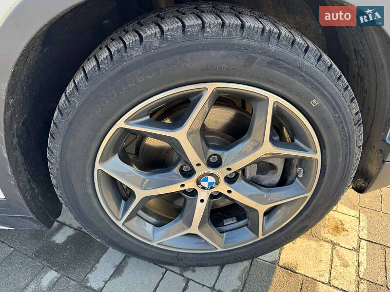 Внедорожник / Кроссовер BMW X1 2016 в Хмельницком