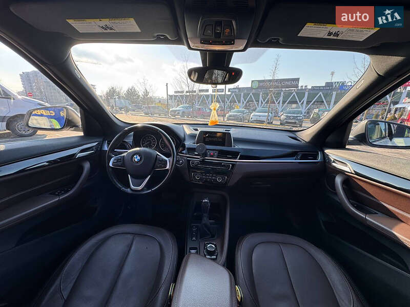 Внедорожник / Кроссовер BMW X1 2016 в Хмельницком