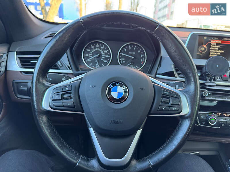 Внедорожник / Кроссовер BMW X1 2016 в Хмельницком