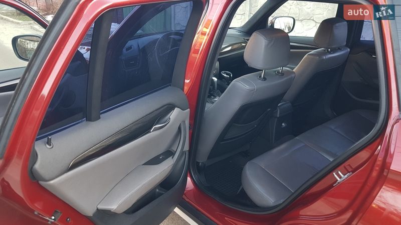 Внедорожник / Кроссовер BMW X1 2010 в Киеве