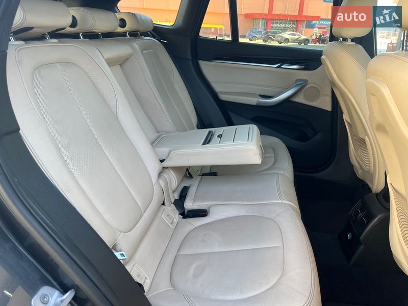 Внедорожник / Кроссовер BMW X1 2016 в Киеве