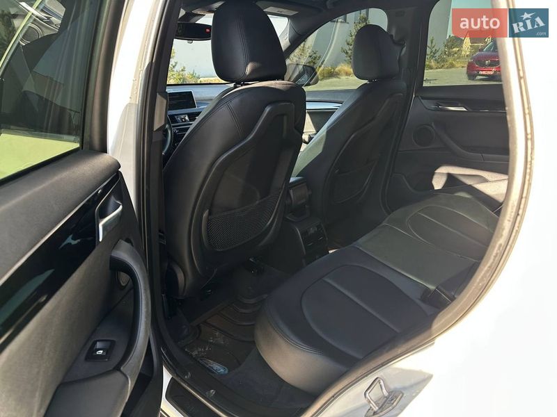 Внедорожник / Кроссовер BMW X1 2016 в Луцке