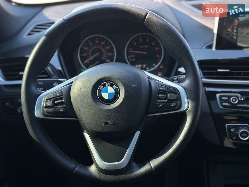 Внедорожник / Кроссовер BMW X1 2016 в Луцке