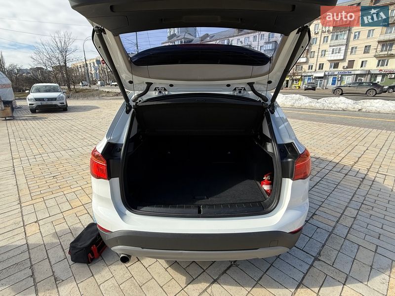 Позашляховик / Кросовер BMW X1 2016 в Києві