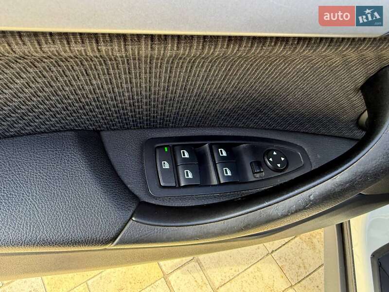 Позашляховик / Кросовер BMW X1 2016 в Києві