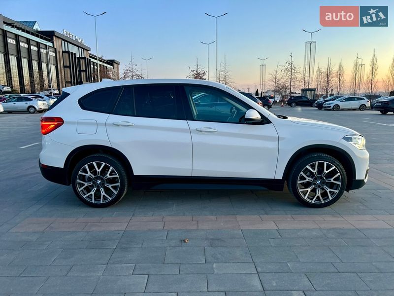 Внедорожник / Кроссовер BMW X1 2017 в Одессе