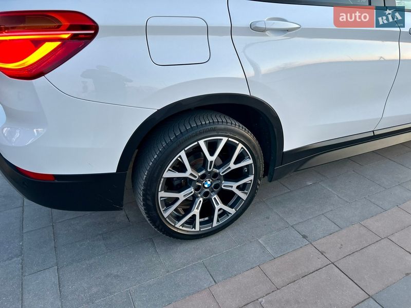 Внедорожник / Кроссовер BMW X1 2017 в Одессе