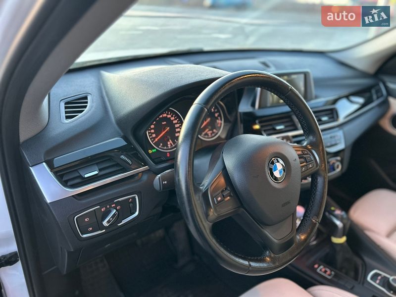 Внедорожник / Кроссовер BMW X1 2017 в Одессе
