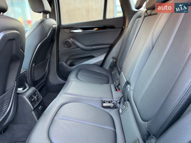 Внедорожник / Кроссовер BMW X1 2022 в Киеве