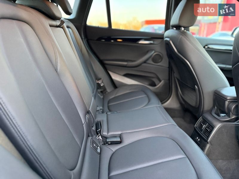 Внедорожник / Кроссовер BMW X1 2022 в Киеве