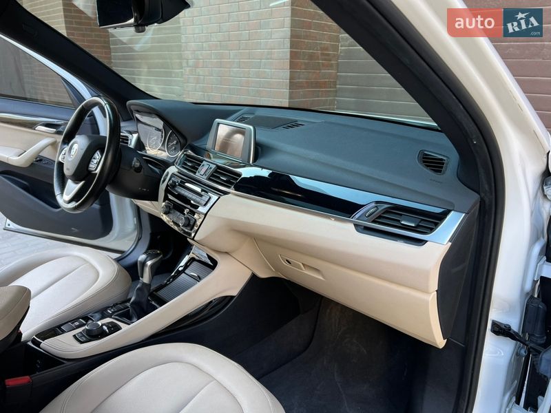 Внедорожник / Кроссовер BMW X1 2016 в Львове