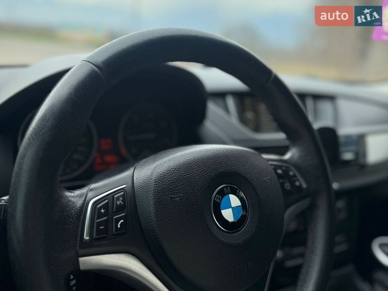 Внедорожник / Кроссовер BMW X1 2014 в Киеве
