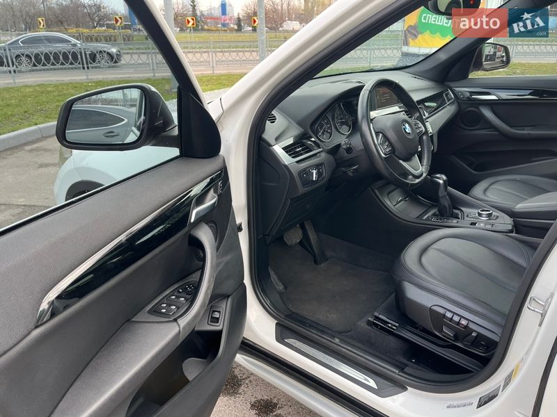 Внедорожник / Кроссовер BMW X1 2016 в Киеве