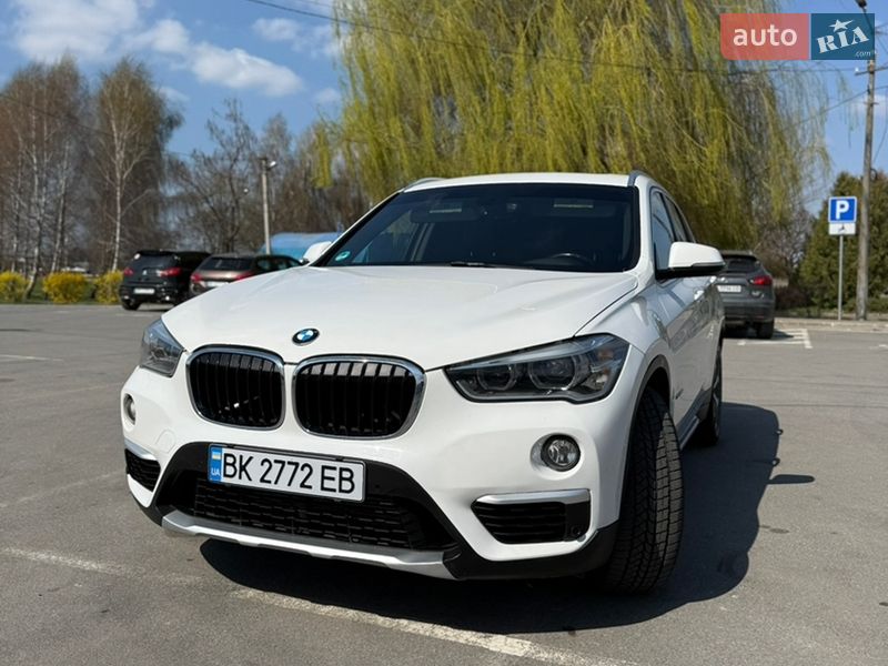 Внедорожник / Кроссовер BMW X1 2017 в Ровно