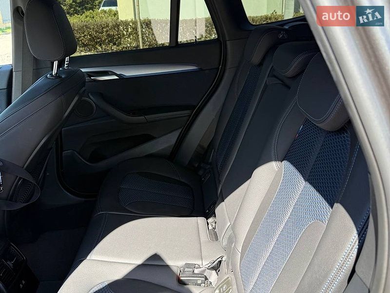 Внедорожник / Кроссовер BMW X1 2022 в Киеве