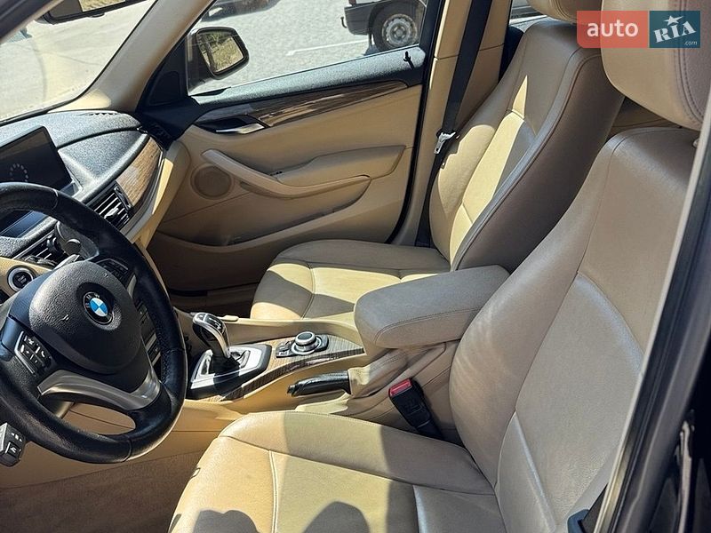 Внедорожник / Кроссовер BMW X1 2014 в Обухове