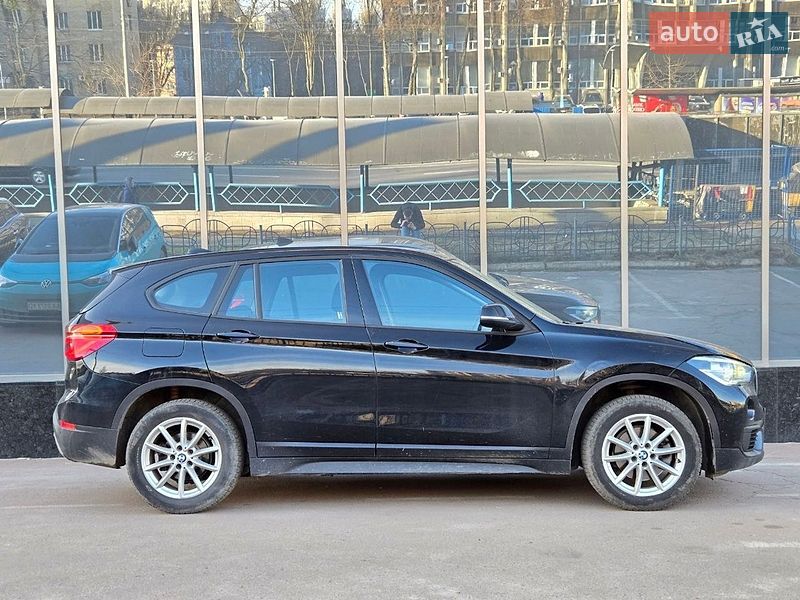Внедорожник / Кроссовер BMW X1 2017 в Киеве