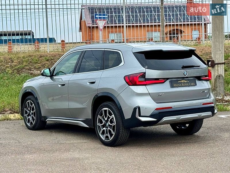 Внедорожник / Кроссовер BMW X1 2023 в Киеве