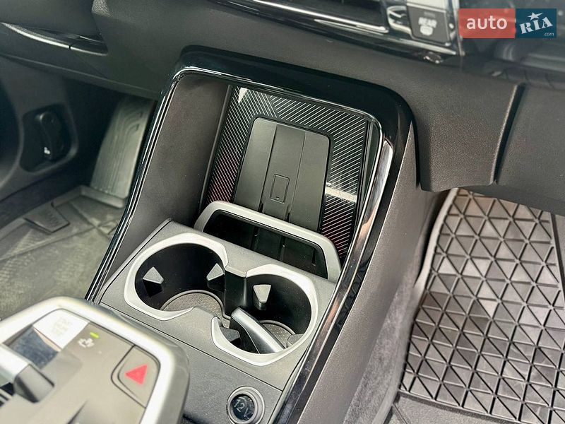 Внедорожник / Кроссовер BMW X1 2023 в Киеве