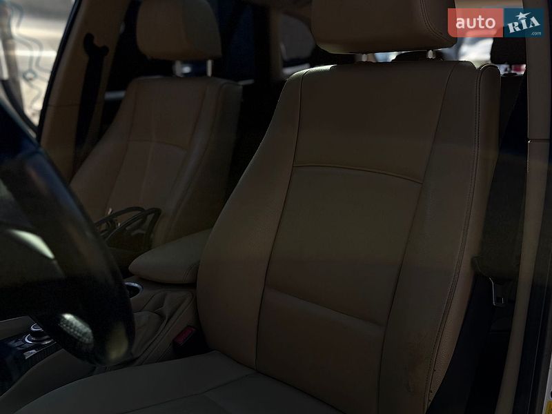 Внедорожник / Кроссовер BMW X1 2013 в Днепре