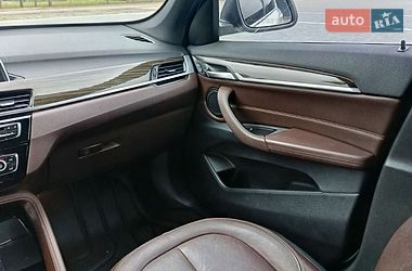 Внедорожник / Кроссовер BMW X1 2016 в Самборе