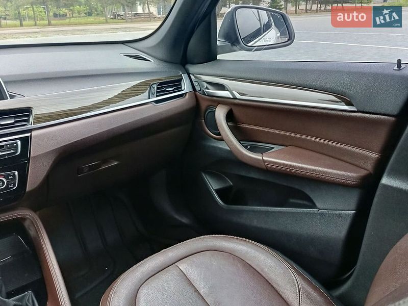 Внедорожник / Кроссовер BMW X1 2016 в Самборе