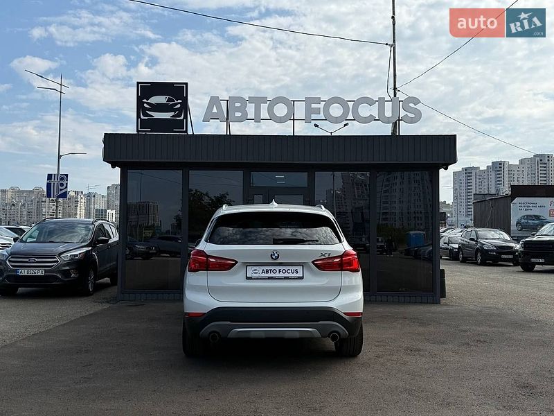 Внедорожник / Кроссовер BMW X1 2016 в Киеве
