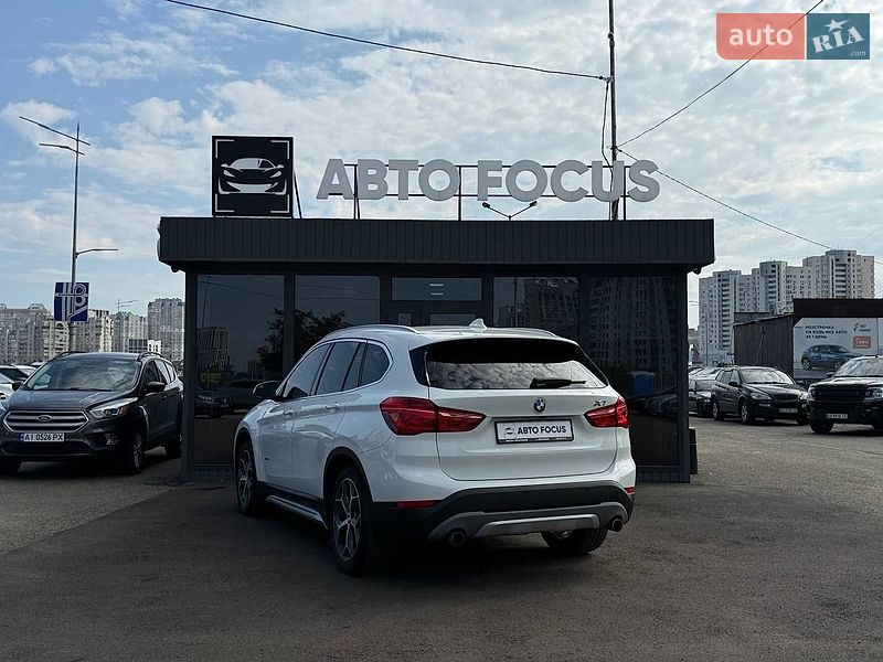 Внедорожник / Кроссовер BMW X1 2016 в Киеве