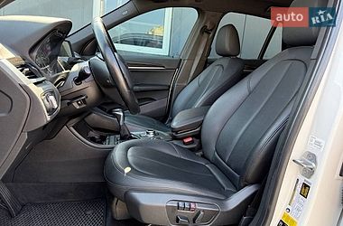 Внедорожник / Кроссовер BMW X1 2016 в Киеве