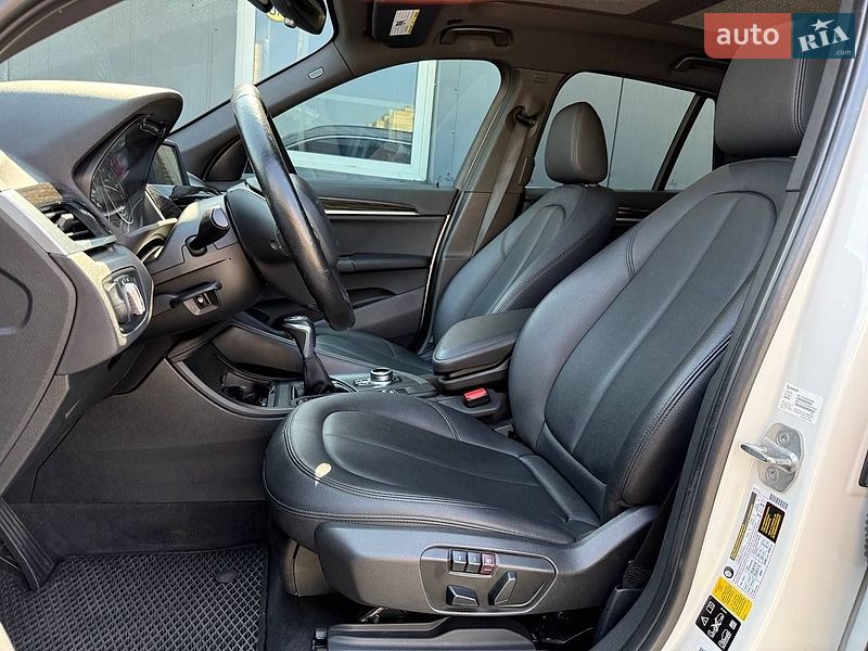Внедорожник / Кроссовер BMW X1 2016 в Киеве