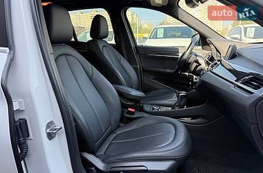 Внедорожник / Кроссовер BMW X1 2016 в Киеве