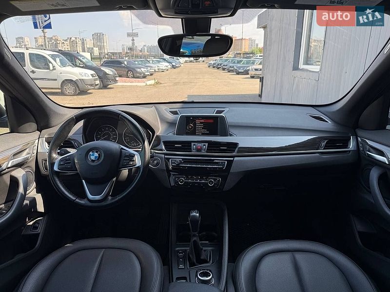 Внедорожник / Кроссовер BMW X1 2016 в Киеве
