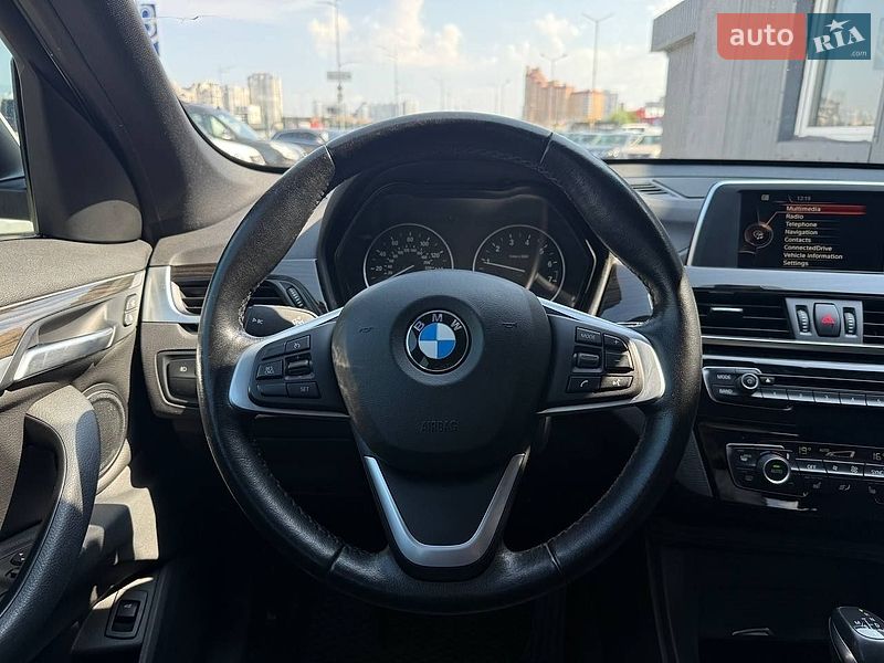 Внедорожник / Кроссовер BMW X1 2016 в Киеве