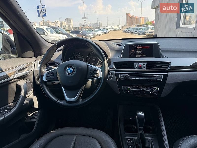 Внедорожник / Кроссовер BMW X1 2016 в Киеве