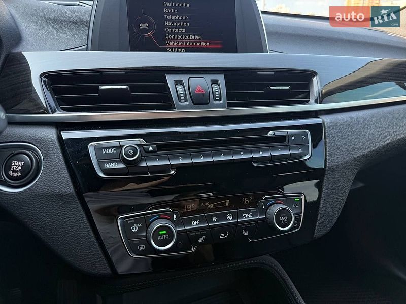 Внедорожник / Кроссовер BMW X1 2016 в Киеве