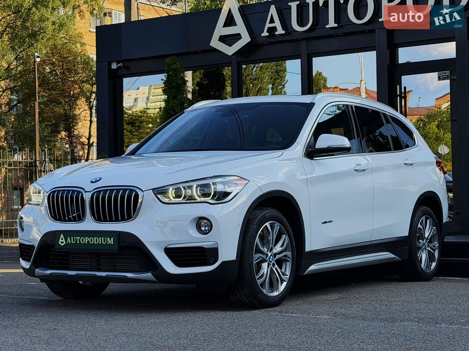 2016 BMW X1 - мініатюра 3