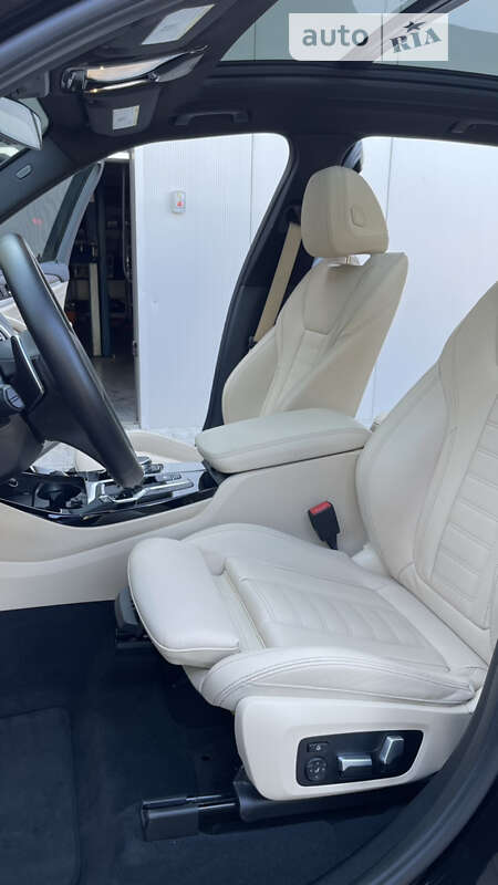 Внедорожник / Кроссовер BMW X3 2021 в Киеве