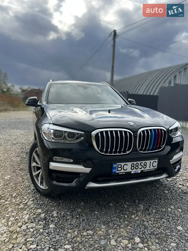 Внедорожник / Кроссовер BMW X3 2019 в 
