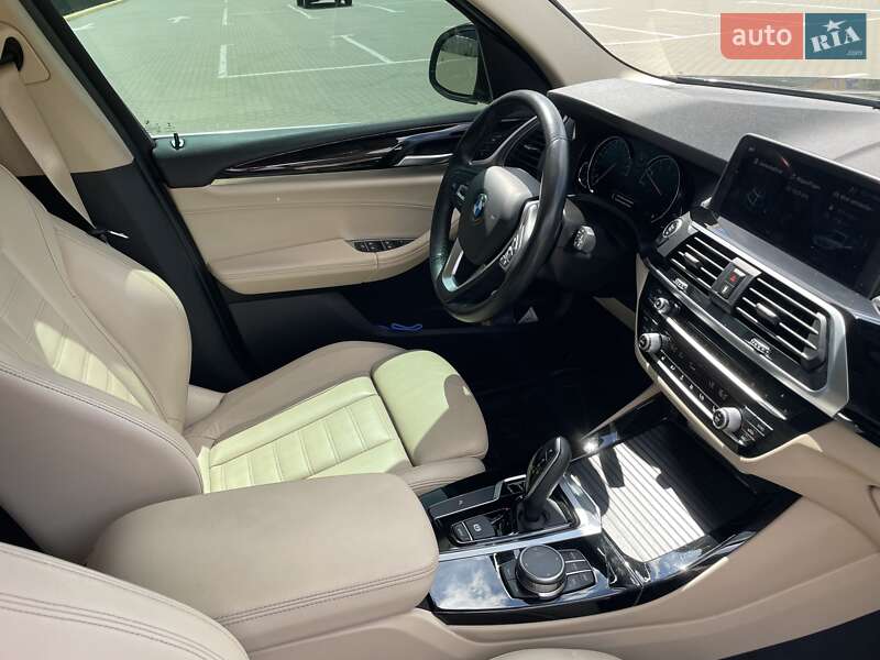 Внедорожник / Кроссовер BMW X3 2018 в Сумах