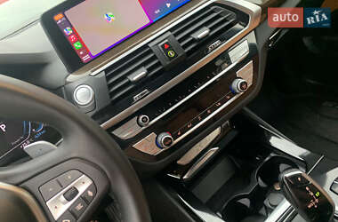 Позашляховик / Кросовер BMW X3 2021 в 