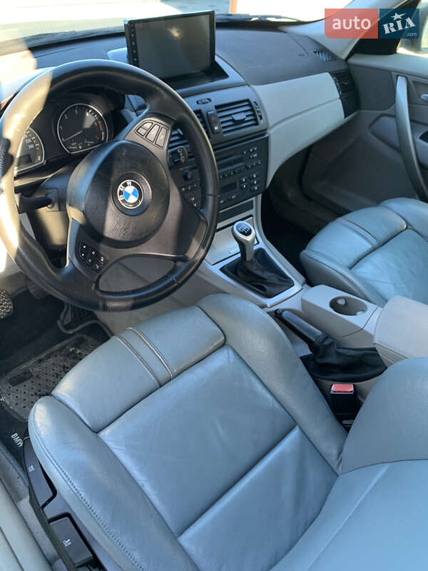 Внедорожник / Кроссовер BMW X3 2005 в Калуше