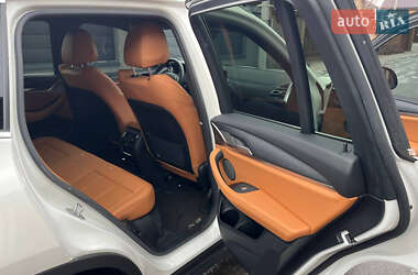 Позашляховик / Кросовер BMW X3 2023 в 