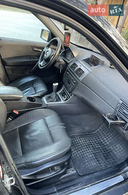 Внедорожник / Кроссовер BMW X3 2005 в 