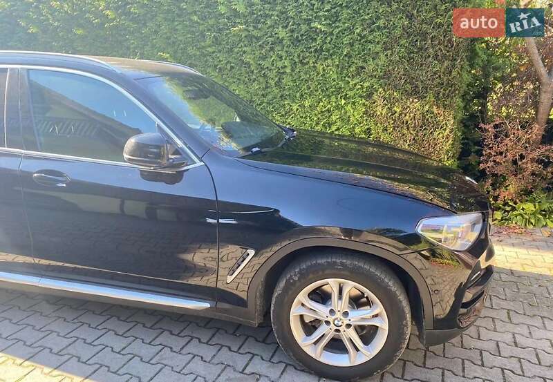 Внедорожник / Кроссовер BMW X3 2018 в 