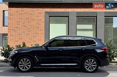 Внедорожник / Кроссовер BMW X3 2018 в 