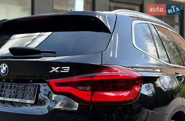 Внедорожник / Кроссовер BMW X3 2018 в 