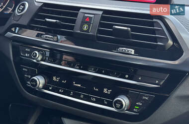 Внедорожник / Кроссовер BMW X3 2020 в 
