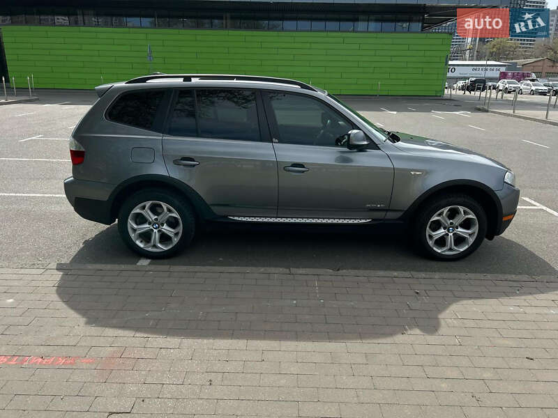 Позашляховик / Кросовер BMW X3 2010 в 