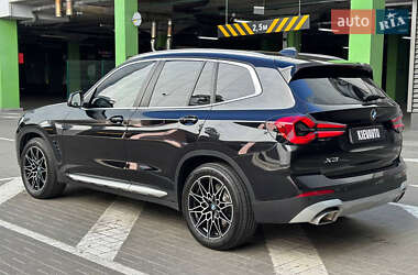 Позашляховик / Кросовер BMW X3 2023 в 