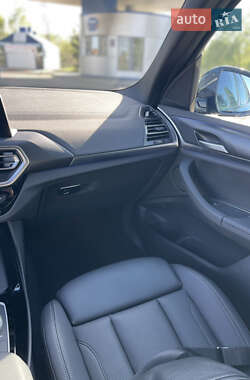 Позашляховик / Кросовер BMW X3 2022 в 